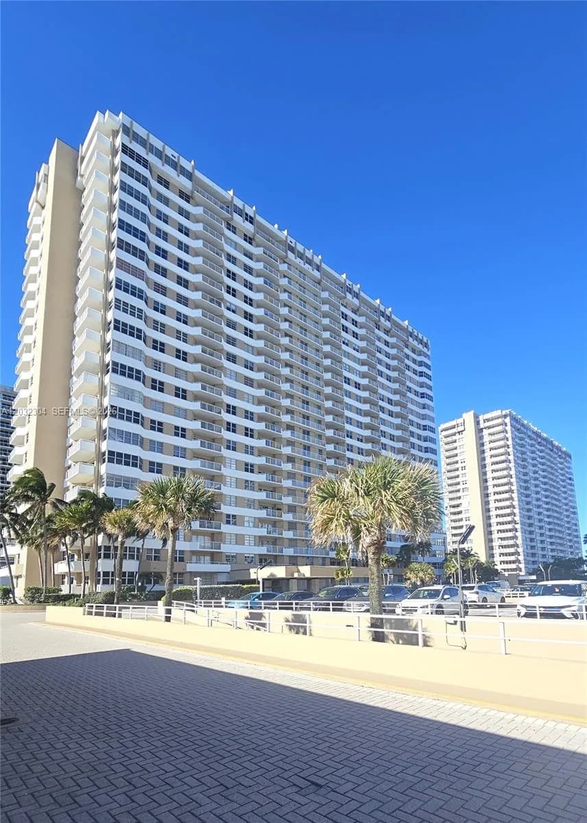 1950 S Ocean Dr # 3D, Hallandale Beach FL 33009