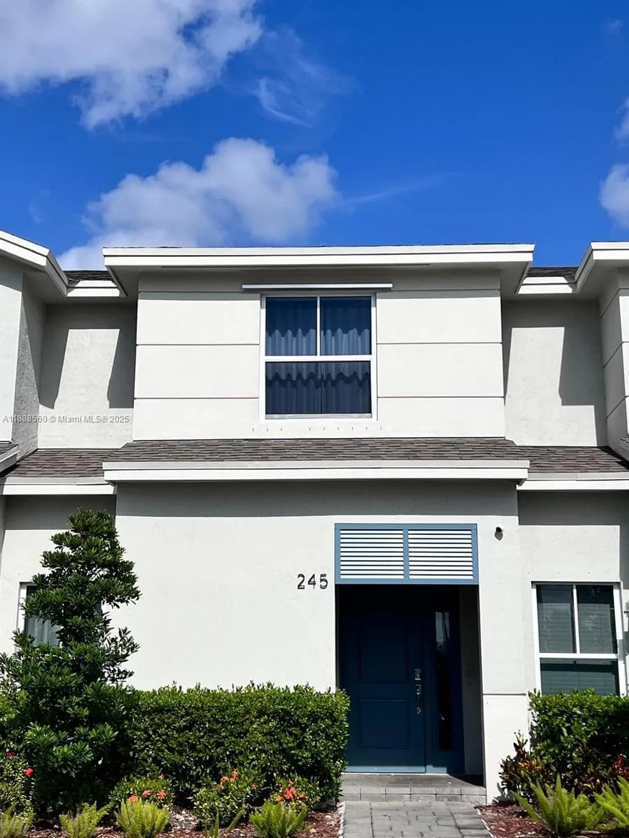 245 NE 3rd Ct, Florida City, FL 33034