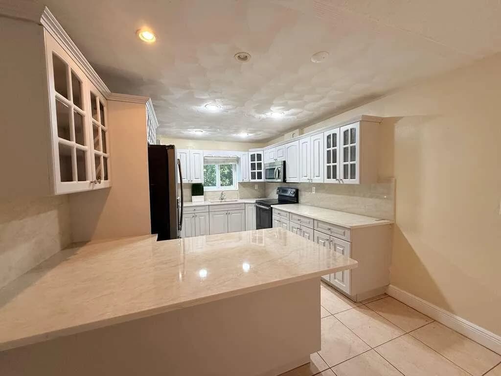 2210 Taylor Street # 207, Hollywood, FL 33020