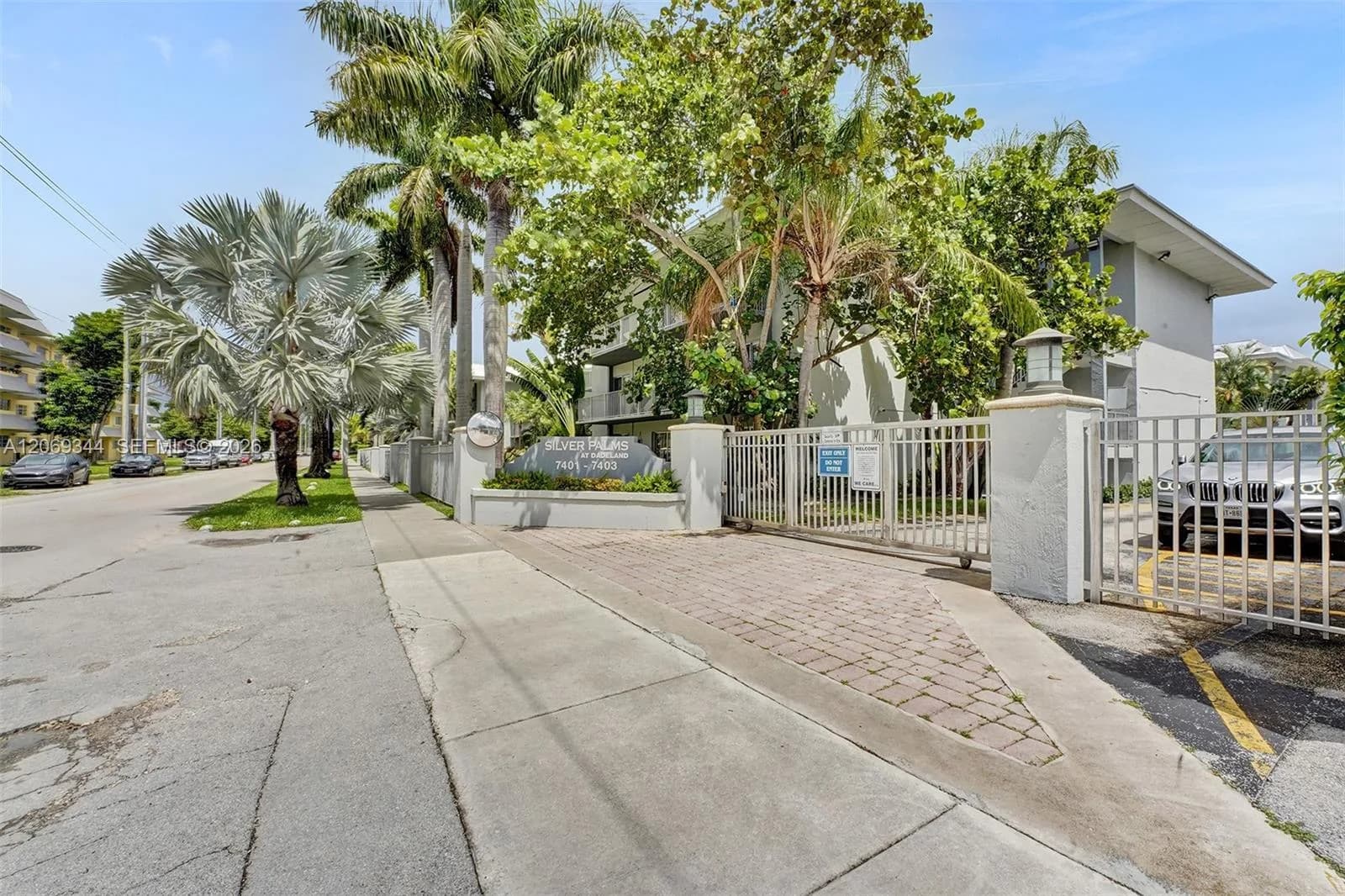 7401 SW 82nd St # 302S, Miami, FL 33143