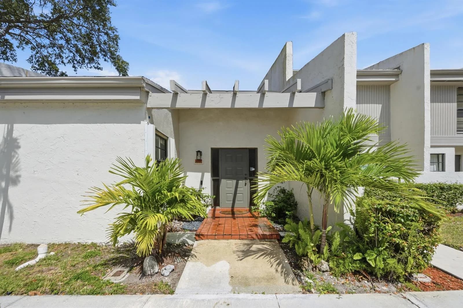 1097 NW 98th Terrace # 110, Pembroke Pines FL 33024