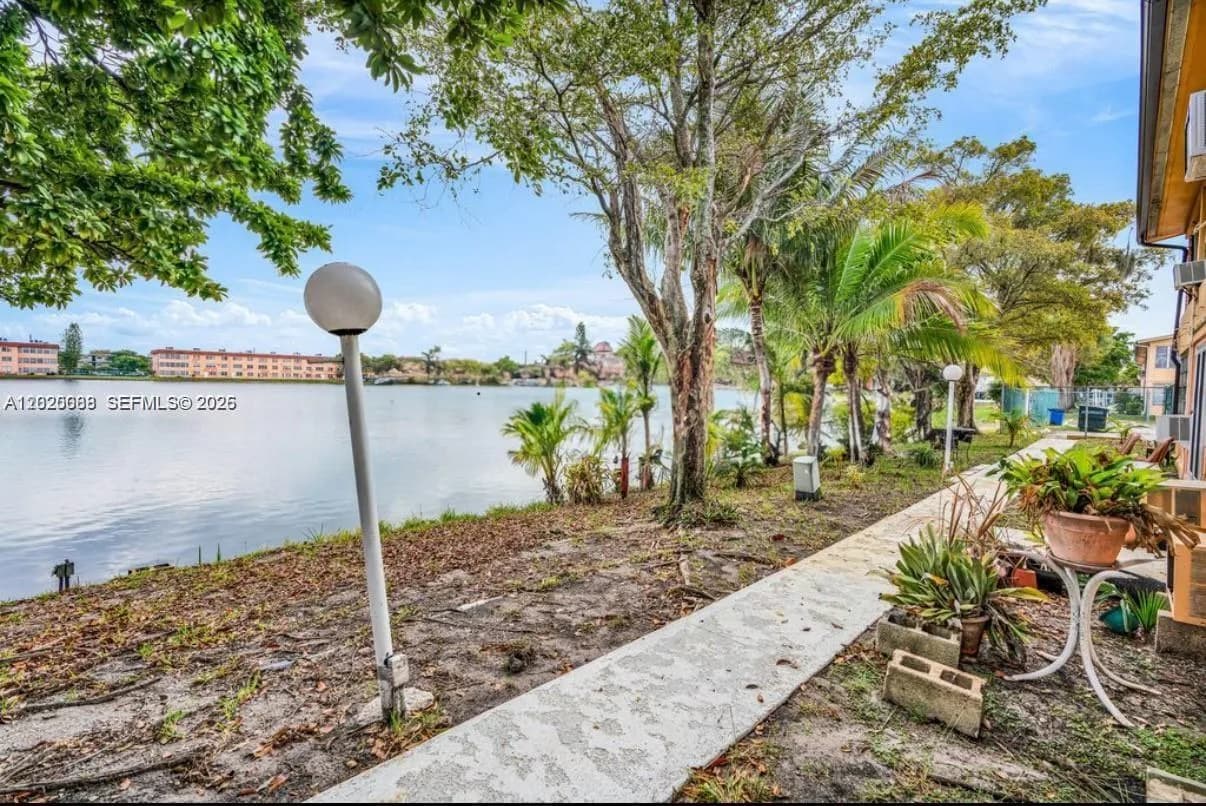 18801 NE 2nd Ave # 1006, Miami, FL 33179