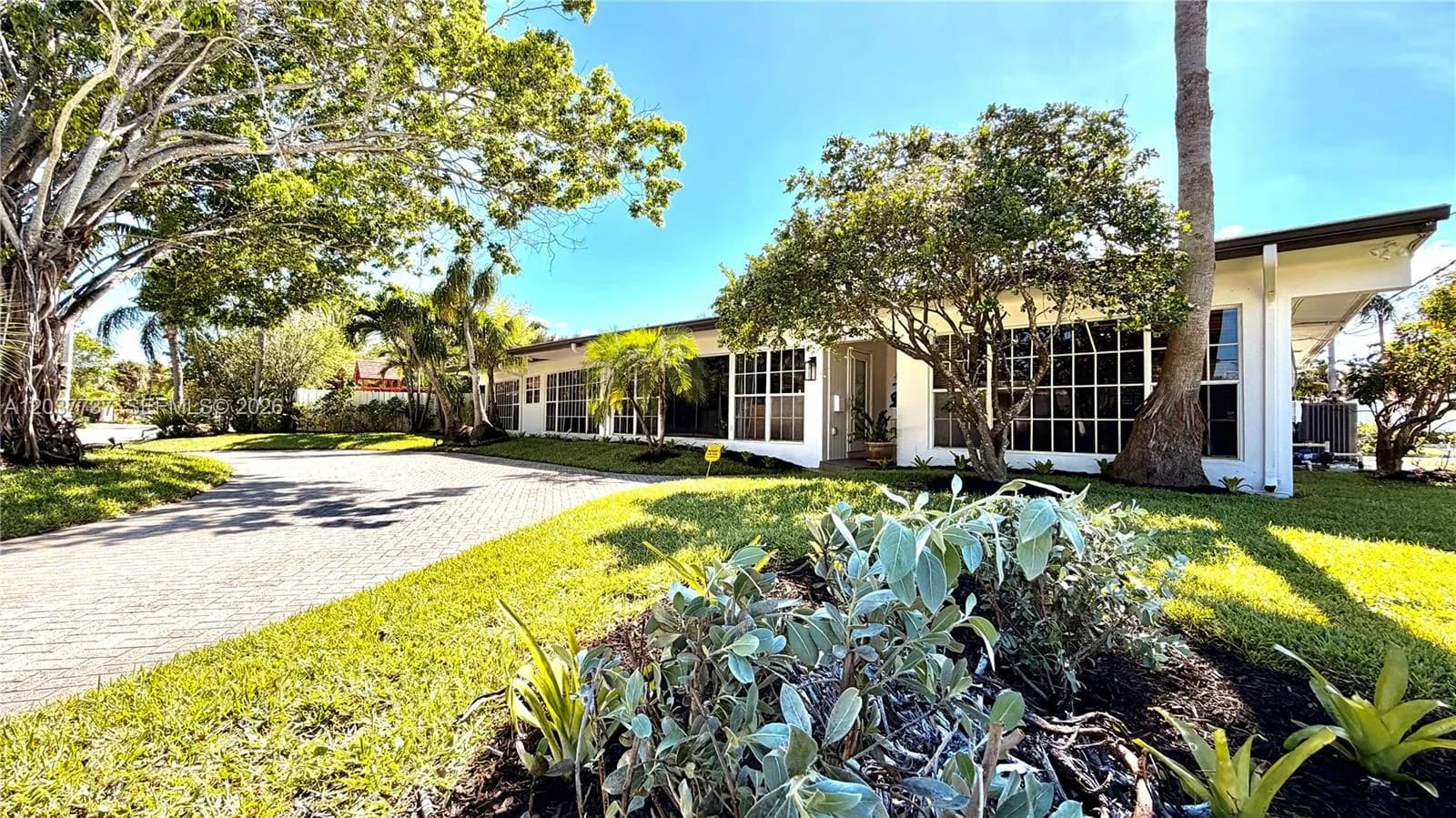 2409 Bayview Dr, Fort Lauderdale FL 33305