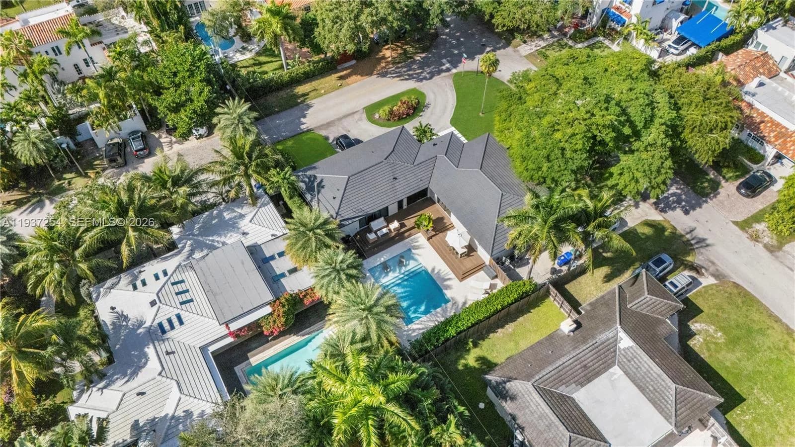 800 NE 72nd St, Miami FL 33138