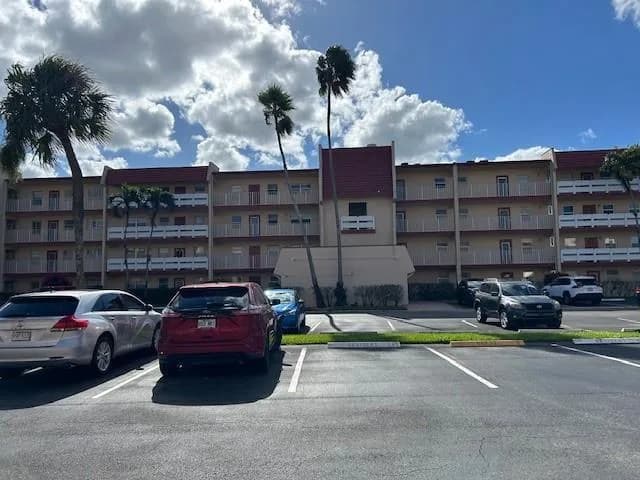 1000 Country Club Drive # 403, Margate FL 33063