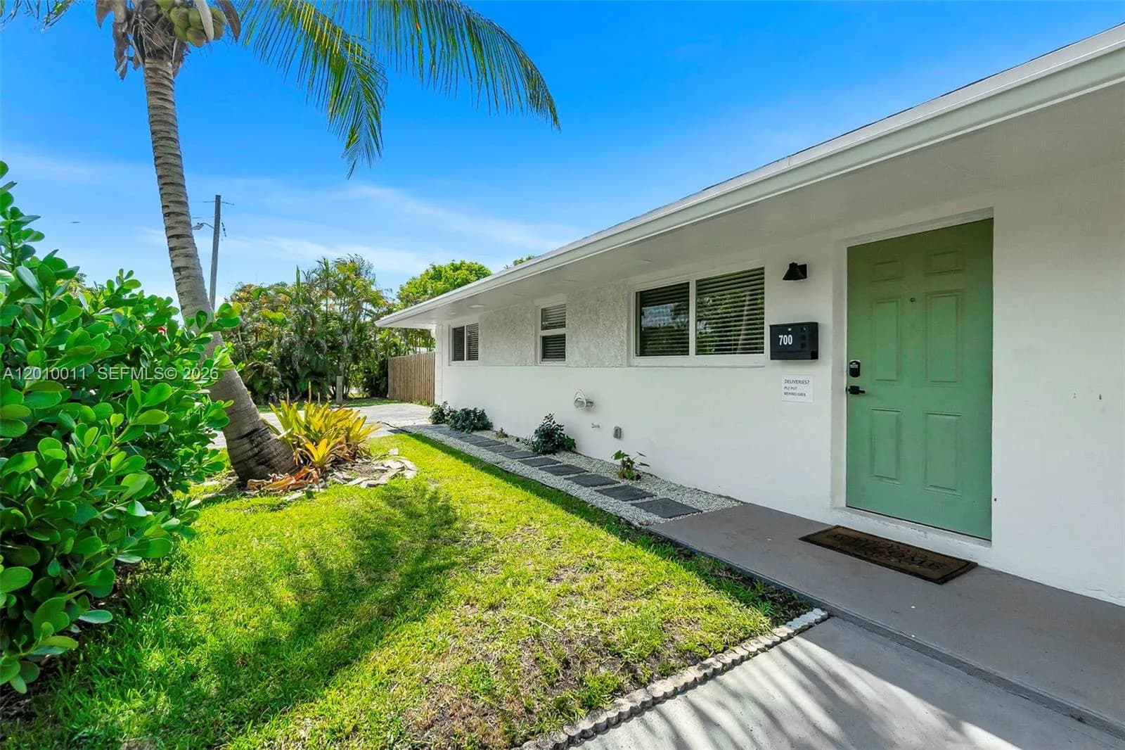 700 NW 18th St # 1-2, Fort Lauderdale FL 33311