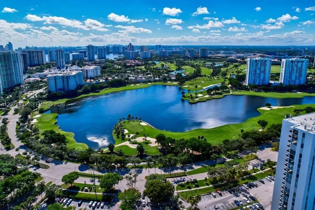 20505 E Country Club Dr # 143, Aventura FL 33180