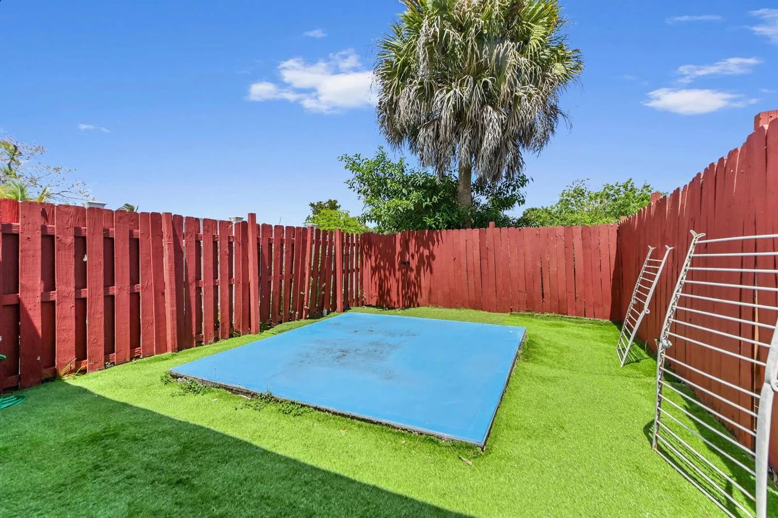 7904 SW 8th Street, North Lauderdale FL 33068