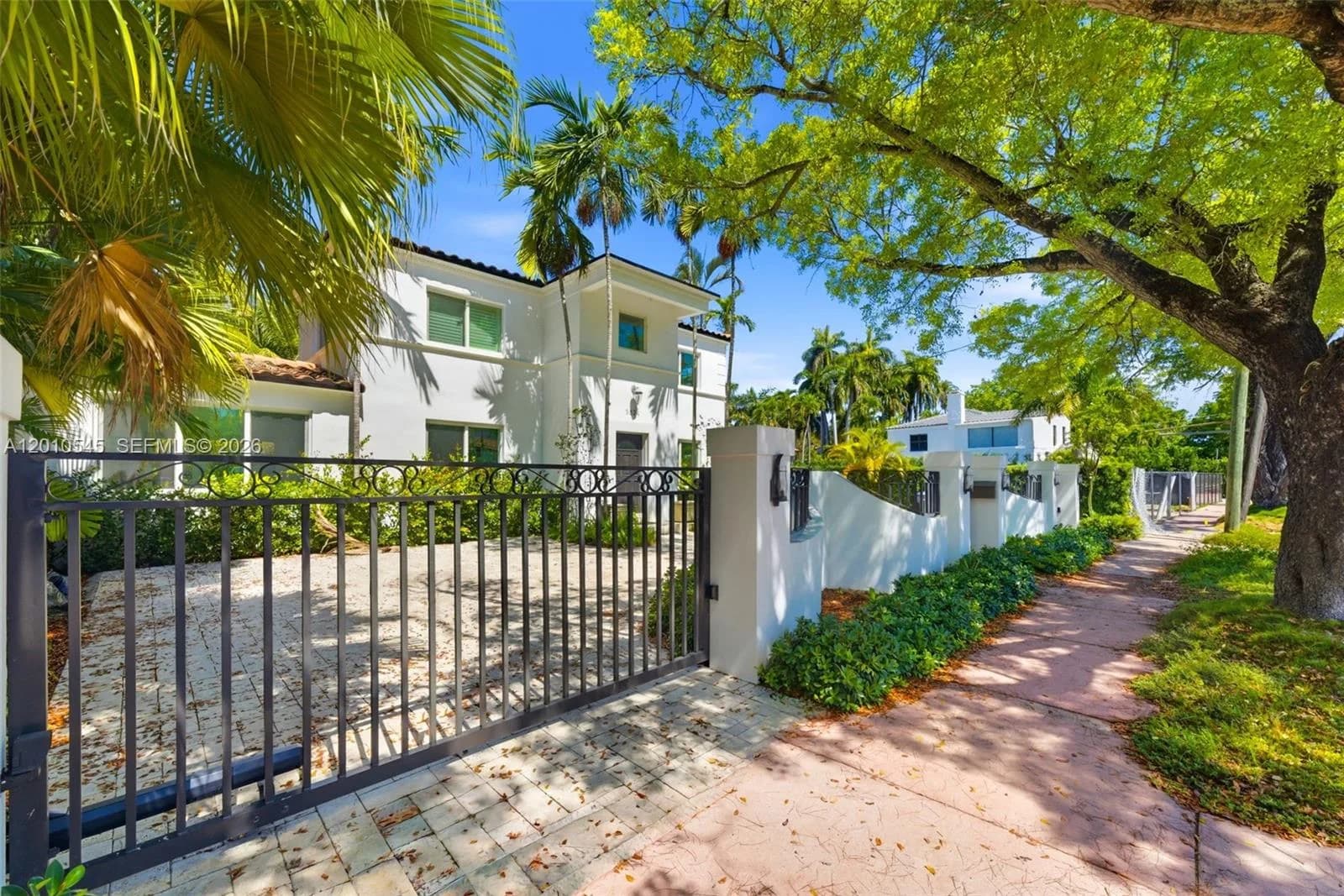 5824 Alton Rd, Miami Beach FL 33140