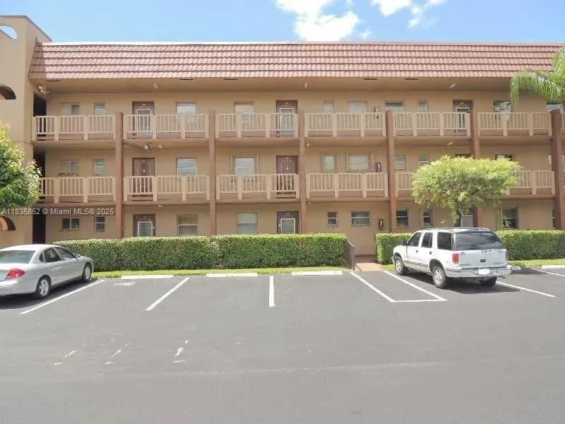 9800 Sunrise Lakes Blvd # 309, Sunrise FL 33322