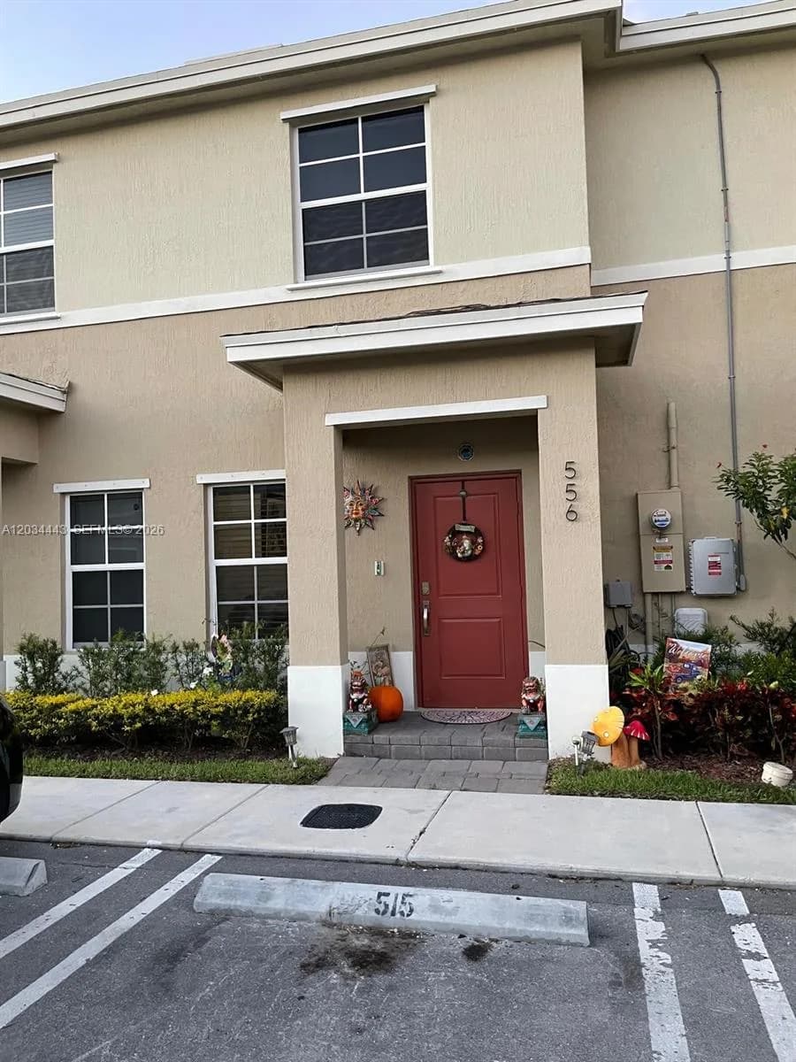 556 NE 5th St, Florida City, FL 33034