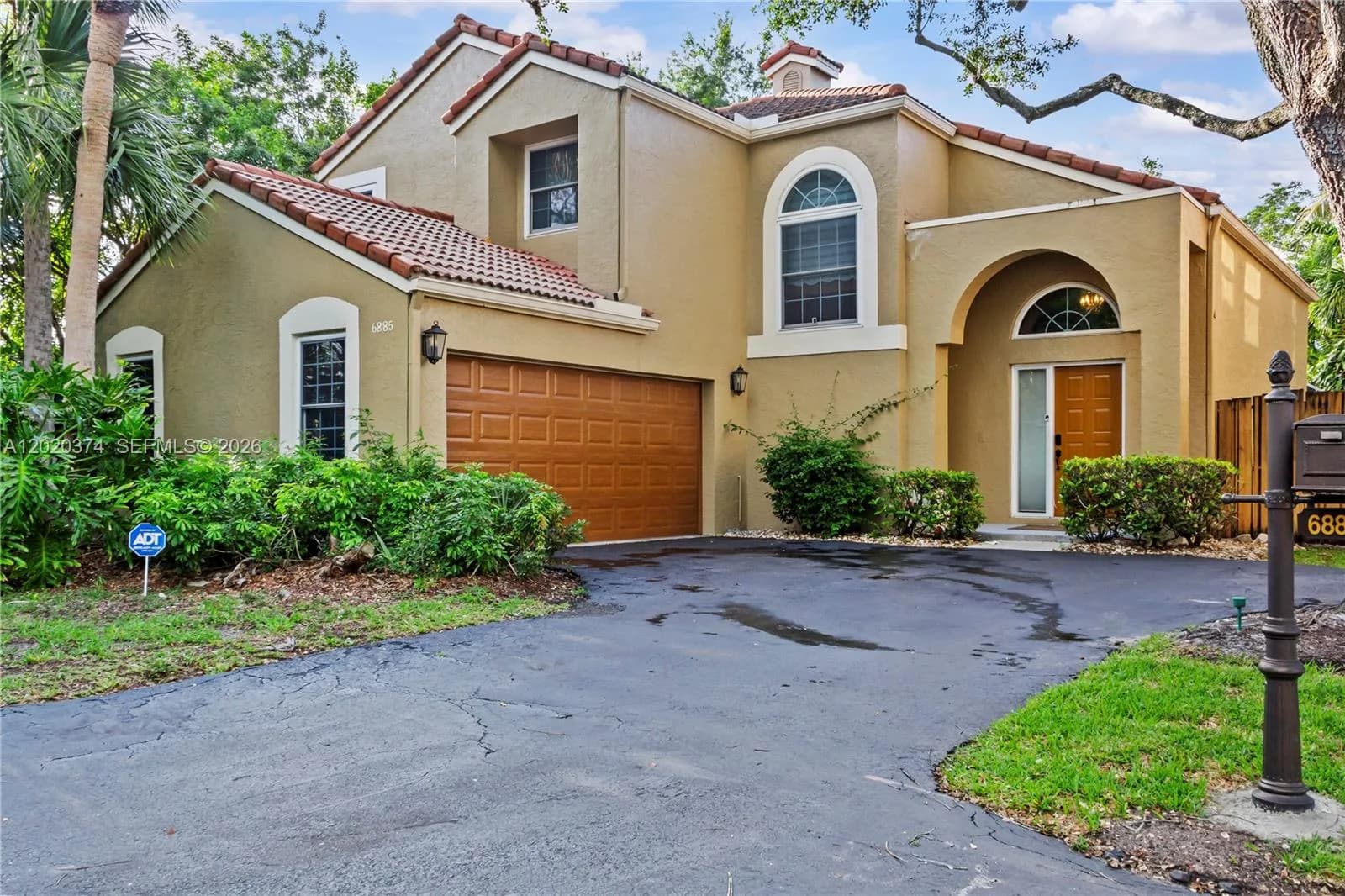6885 NW 75th Pl, Parkland FL 33067