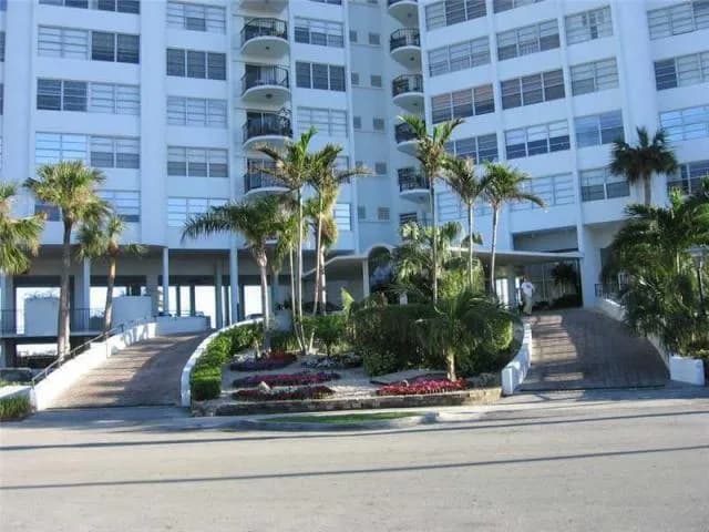 11930 N Bayshore Drive N # 706, North Miami, FL 33181