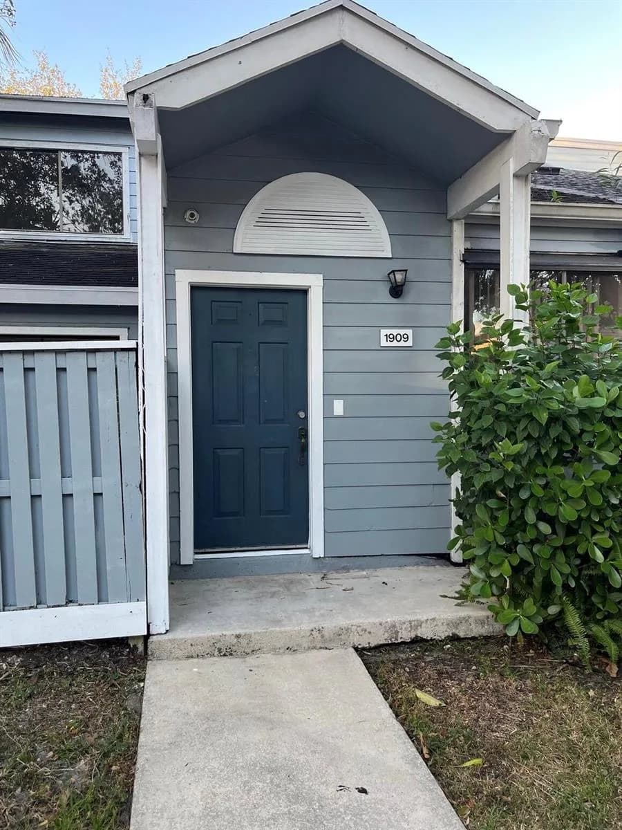 1909 Players Place, North Lauderdale FL 33068