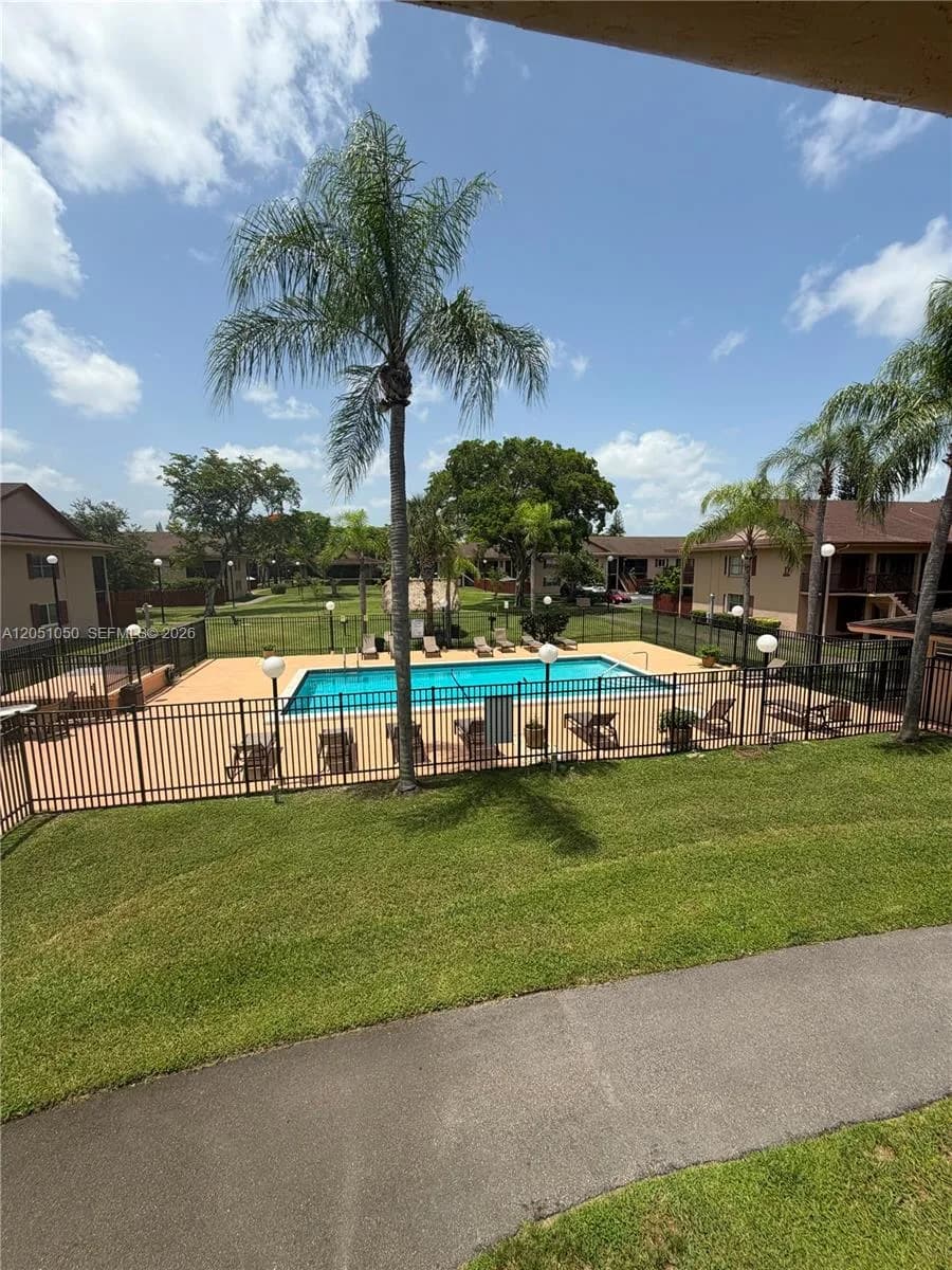 11213 SW 88th St # B211, Miami, FL 33176