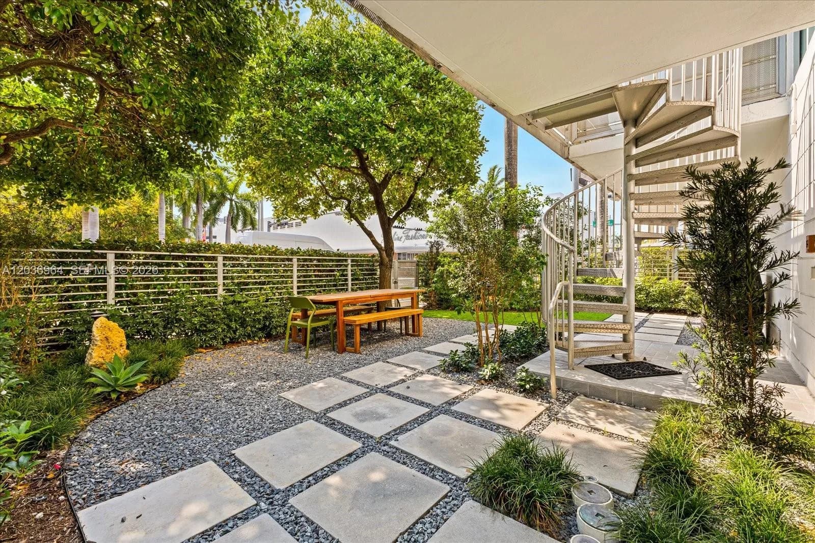 1700 Meridian Ave # 203, Miami Beach, FL 33139