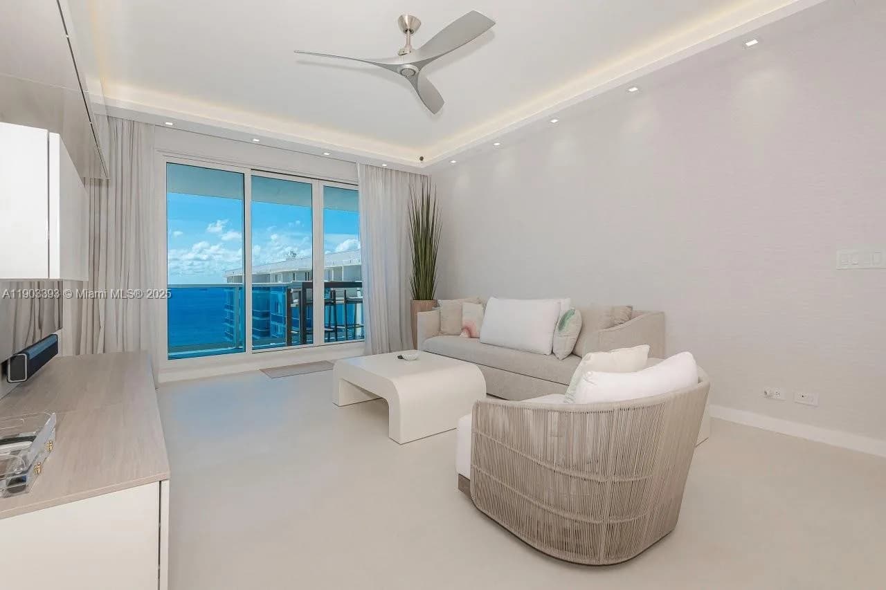 2301 Collins Ave # PH20, Miami Beach, FL 33139